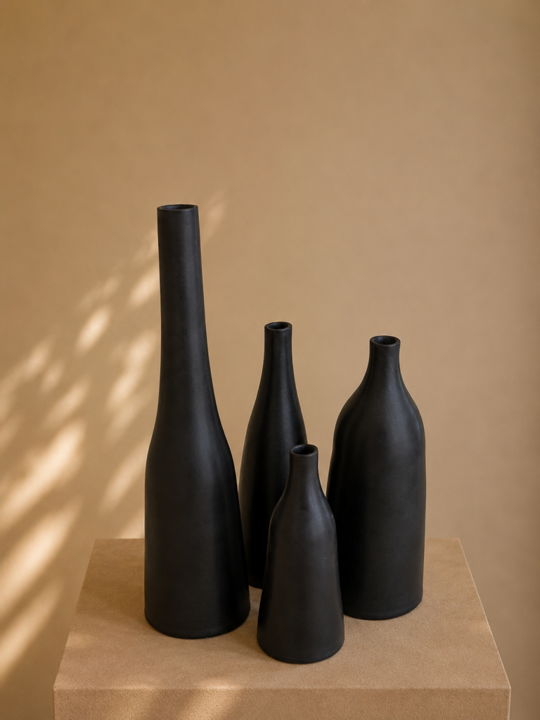Julies Descamps, Bouteilles en céramique, 2026
